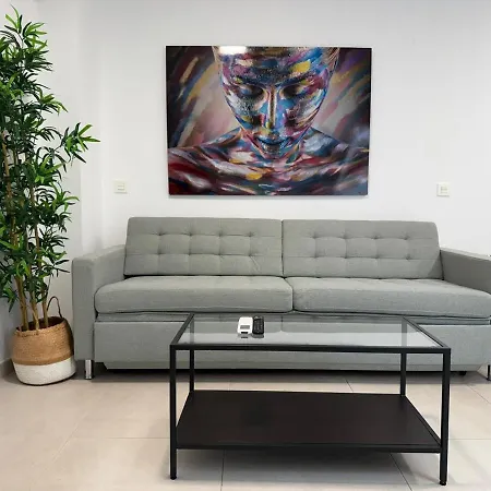 And Bright Lejlighed